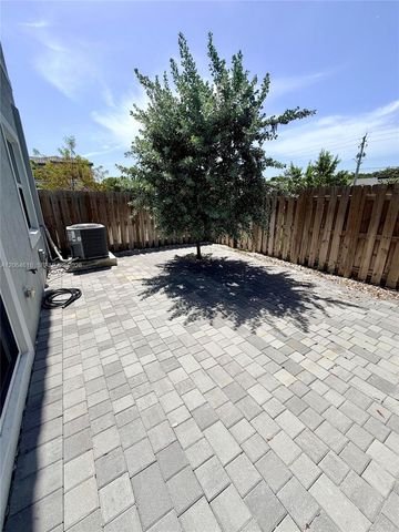 11830 NW 46th St, Coral Springs, FL 33076