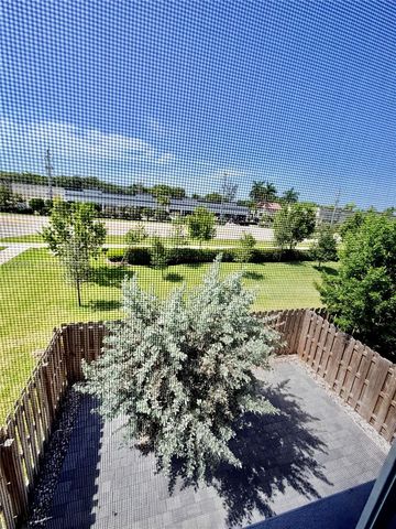 11830 NW 46th St, Coral Springs, FL 33076