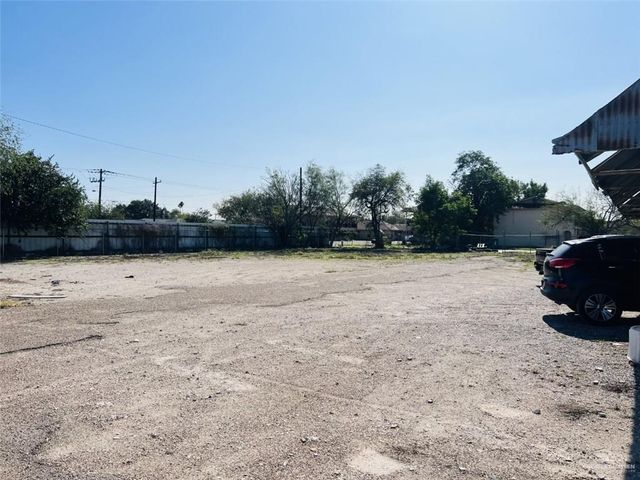 913 W US Highway Business 83, Pharr, TX 78577