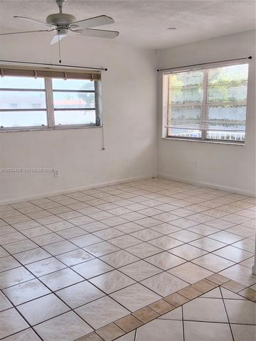 1826 Cleveland Street 8, Hollywood, FL 33020