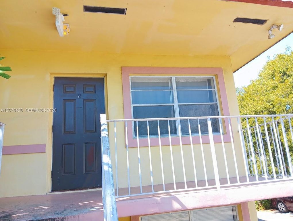 1826 Cleveland Street 8, Hollywood, FL 33020