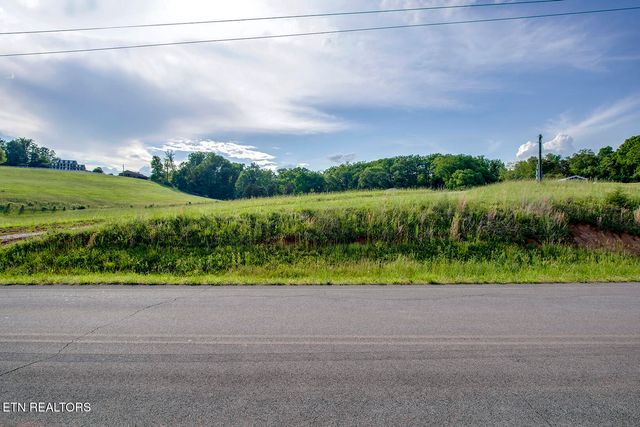 139 Hearthside Rd, Clinton, TN 37716