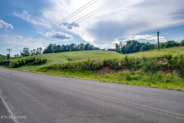 139 Hearthside Rd, Clinton, TN 37716