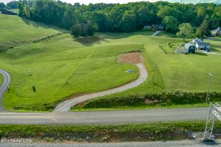 139 Hearthside Rd, Clinton, TN 37716
