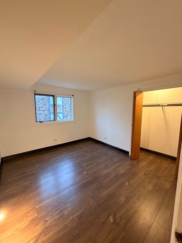 5850 W 87th Street 2A, Burbank, IL 60459