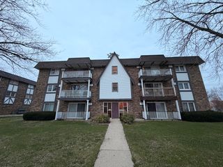 5850 W 87th Street 2A, Burbank, IL 60459