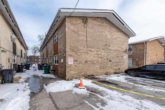 2112 Hebron Avenue, Zion, IL 60099