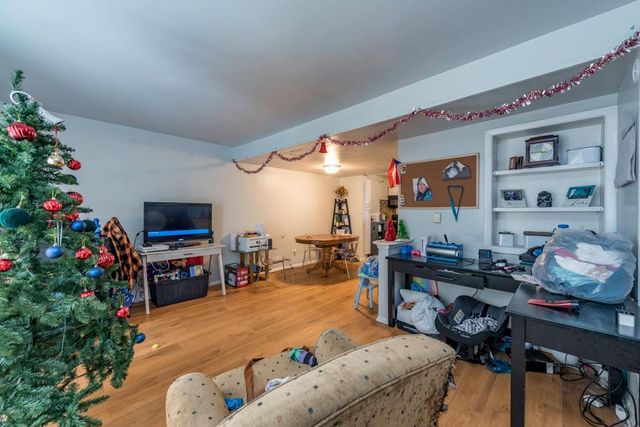 2112 Hebron Avenue, Zion, IL 60099