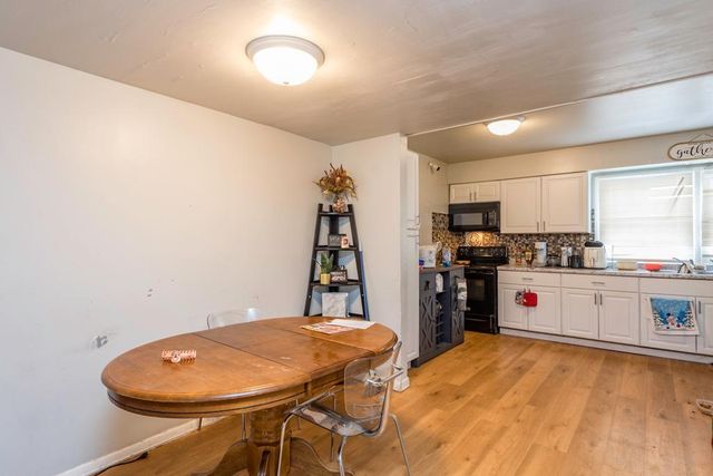 2112 Hebron Avenue, Zion, IL 60099