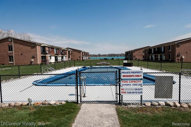 1900 River Road E 2, Marysville, MI 48040