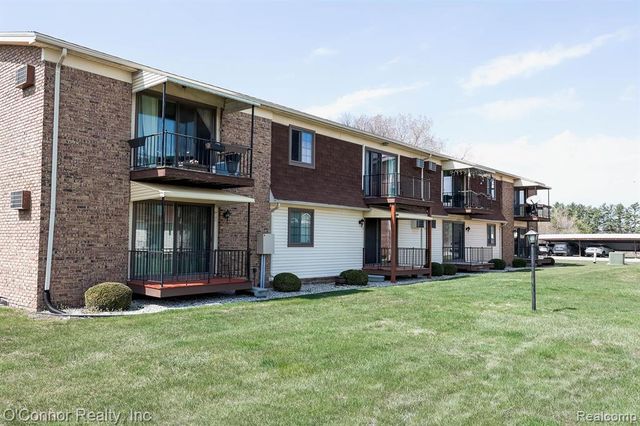 1900 River Road E 2, Marysville, MI 48040
