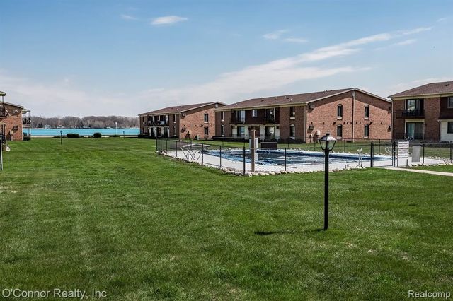1900 River Road E 2, Marysville, MI 48040
