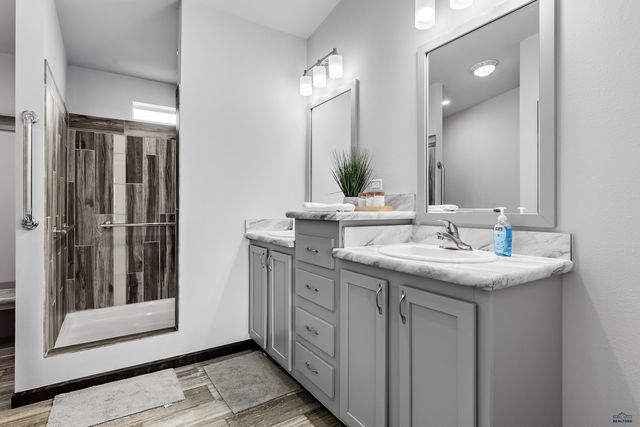 1717.14 E PHILADELPHIA, Rapid City, SD 57703