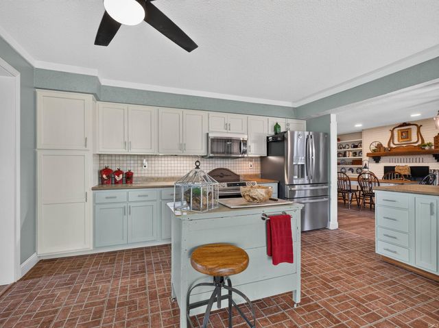 17902 Wappes Road, Churubusco, IN 46723