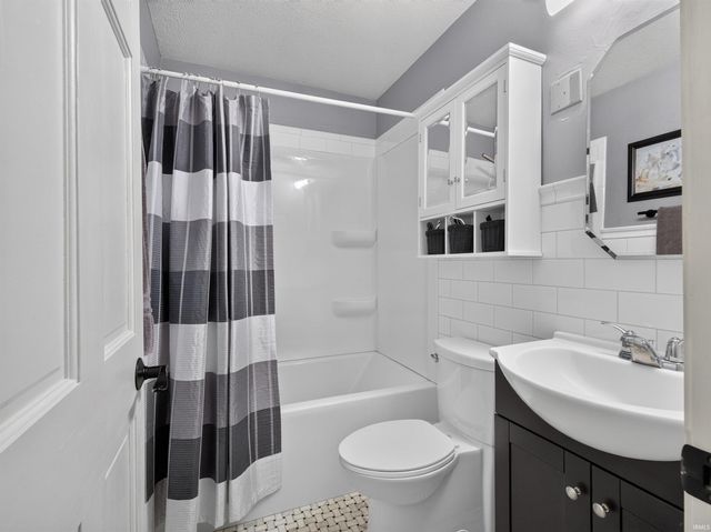17902 Wappes Road, Churubusco, IN 46723