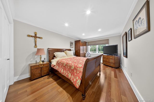 146-24 Bayside Avenue, Flushing, NY 11354