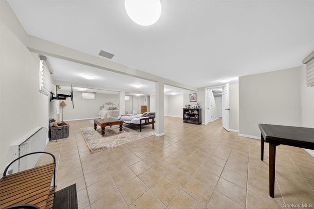 146-24 Bayside Avenue, Flushing, NY 11354