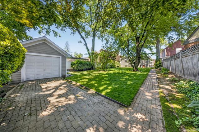 146-24 Bayside Avenue, Flushing, NY 11354