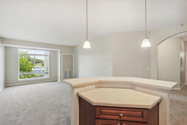 649 Old Highway 8 NW 238, New Brighton, MN 55112