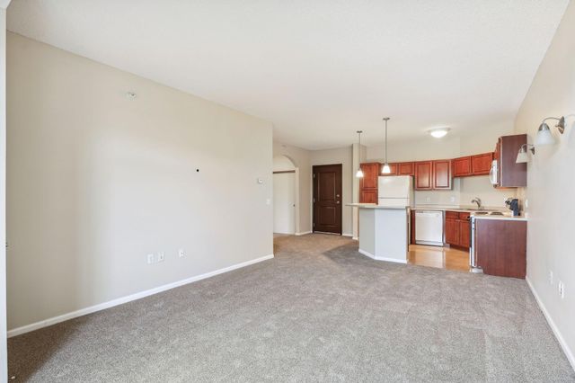 649 Old Highway 8 NW 238, New Brighton, MN 55112