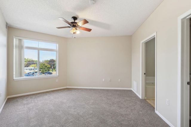 649 Old Highway 8 NW 238, New Brighton, MN 55112