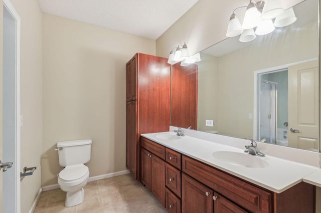 649 Old Highway 8 NW 238, New Brighton, MN 55112