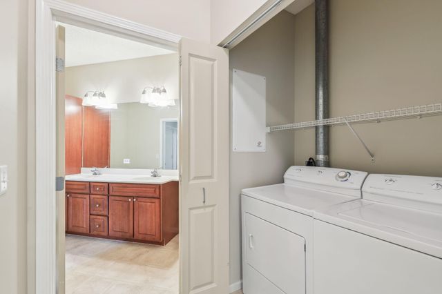 649 Old Highway 8 NW 238, New Brighton, MN 55112