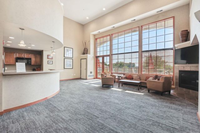 649 Old Highway 8 NW 238, New Brighton, MN 55112