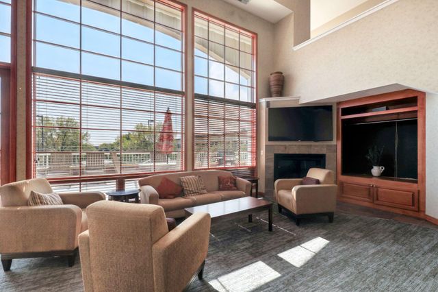 649 Old Highway 8 NW 238, New Brighton, MN 55112