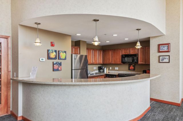 649 Old Highway 8 NW 238, New Brighton, MN 55112