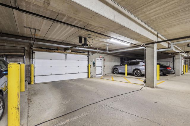 649 Old Highway 8 NW 238, New Brighton, MN 55112