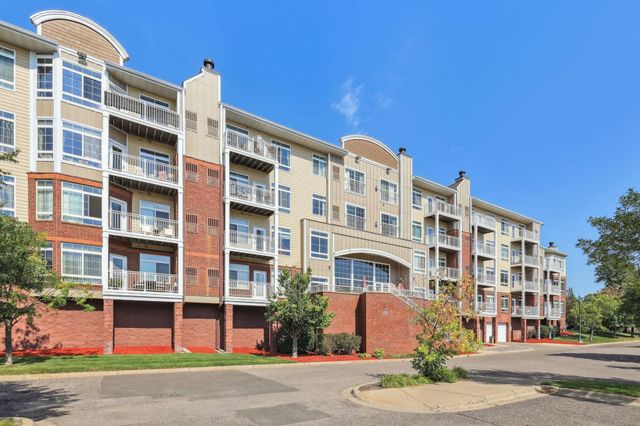 649 Old Highway 8 NW 238, New Brighton, MN 55112