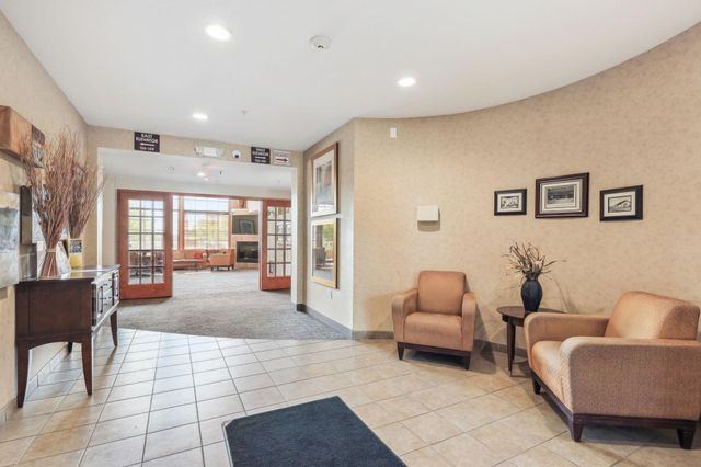 649 Old Highway 8 NW 238, New Brighton, MN 55112