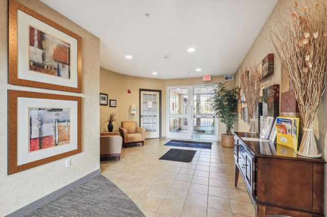 649 Old Highway 8 NW 238, New Brighton, MN 55112