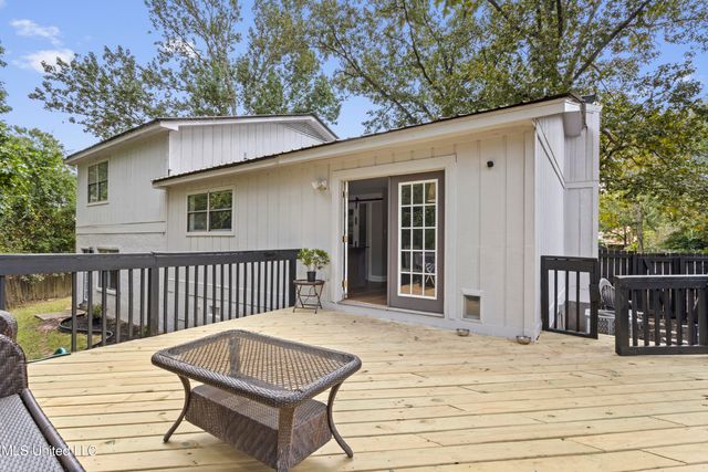 1501 Willowbend Drive, Gautier, MS 39553