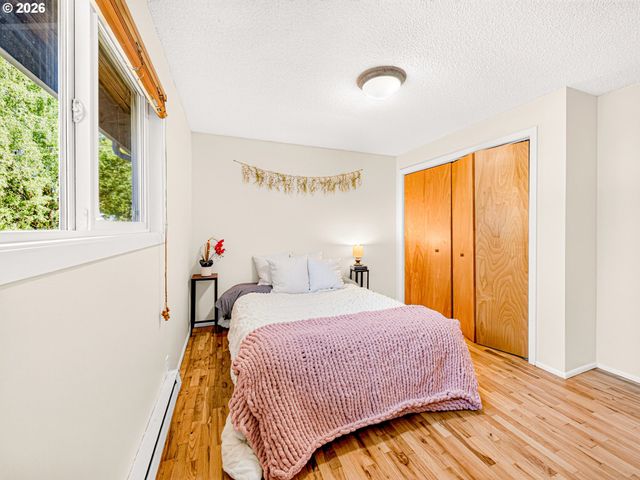 4095 E AMAZON Dr E, Eugene, OR 97405