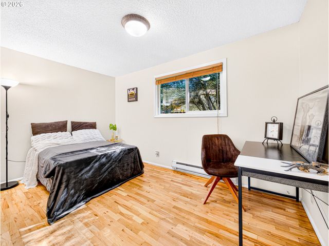 4095 E AMAZON Dr E, Eugene, OR 97405