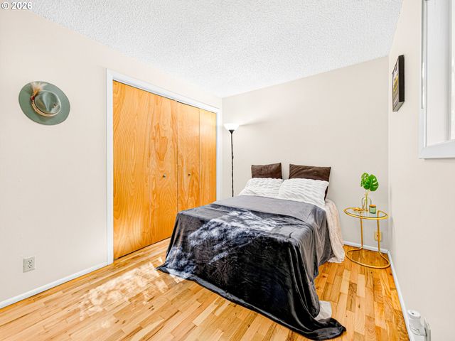 4095 E AMAZON Dr E, Eugene, OR 97405