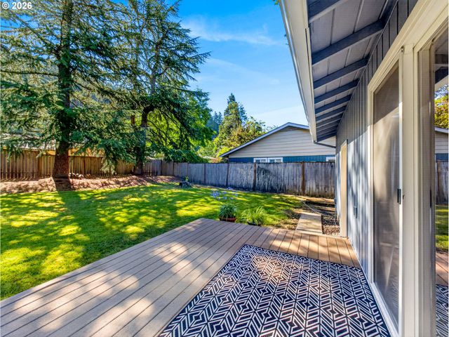 4095 E AMAZON Dr E, Eugene, OR 97405