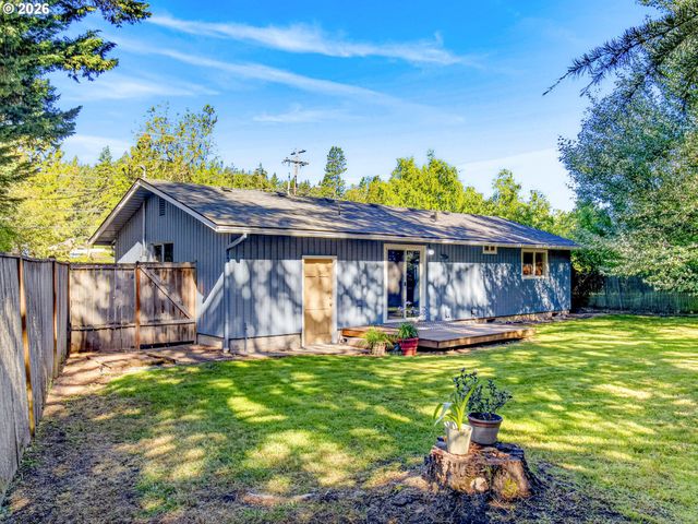 4095 E AMAZON Dr E, Eugene, OR 97405