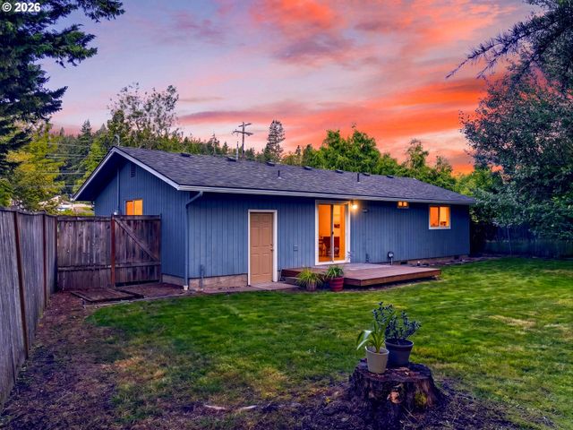 4095 E AMAZON Dr E, Eugene, OR 97405