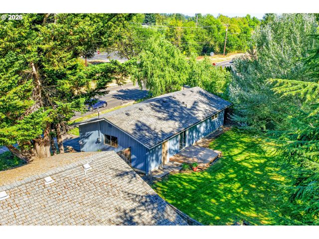 4095 E AMAZON Dr E, Eugene, OR 97405