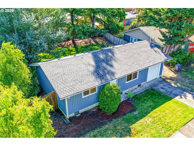 4095 E AMAZON Dr E, Eugene, OR 97405