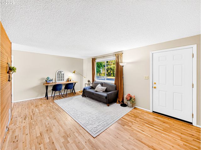 4095 E AMAZON Dr E, Eugene, OR 97405