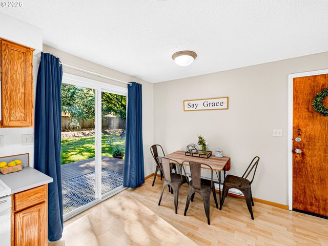 4095 E AMAZON Dr E, Eugene, OR 97405