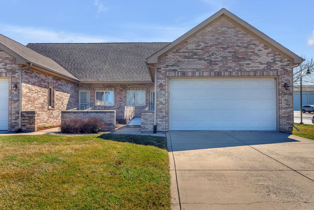 10779 Spyglass Court, Crown Point, IN 46307