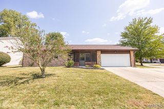 2 Catalina Drive, Fairview Heights, IL 62208