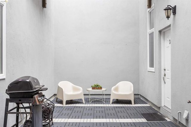 2401 San Pablo Ave, Oakland, CA 94612