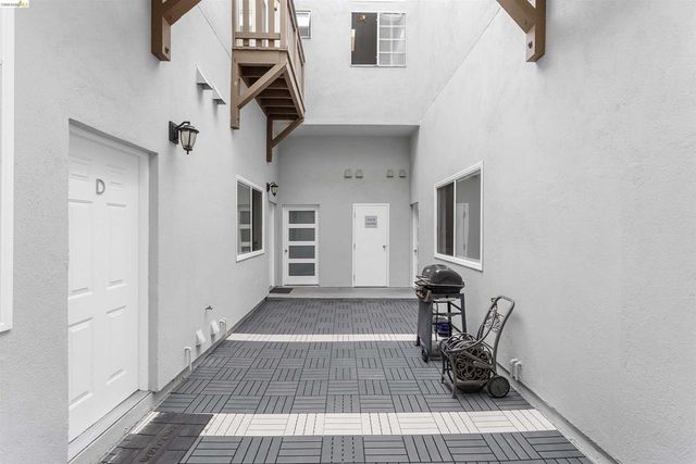 2401 San Pablo Ave, Oakland, CA 94612