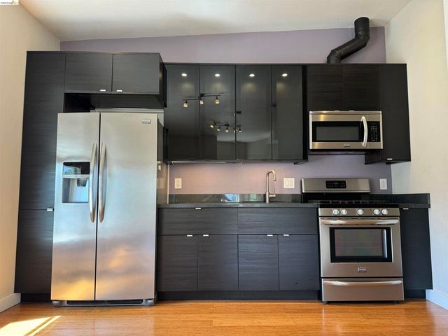 2401 San Pablo Ave, Oakland, CA 94612